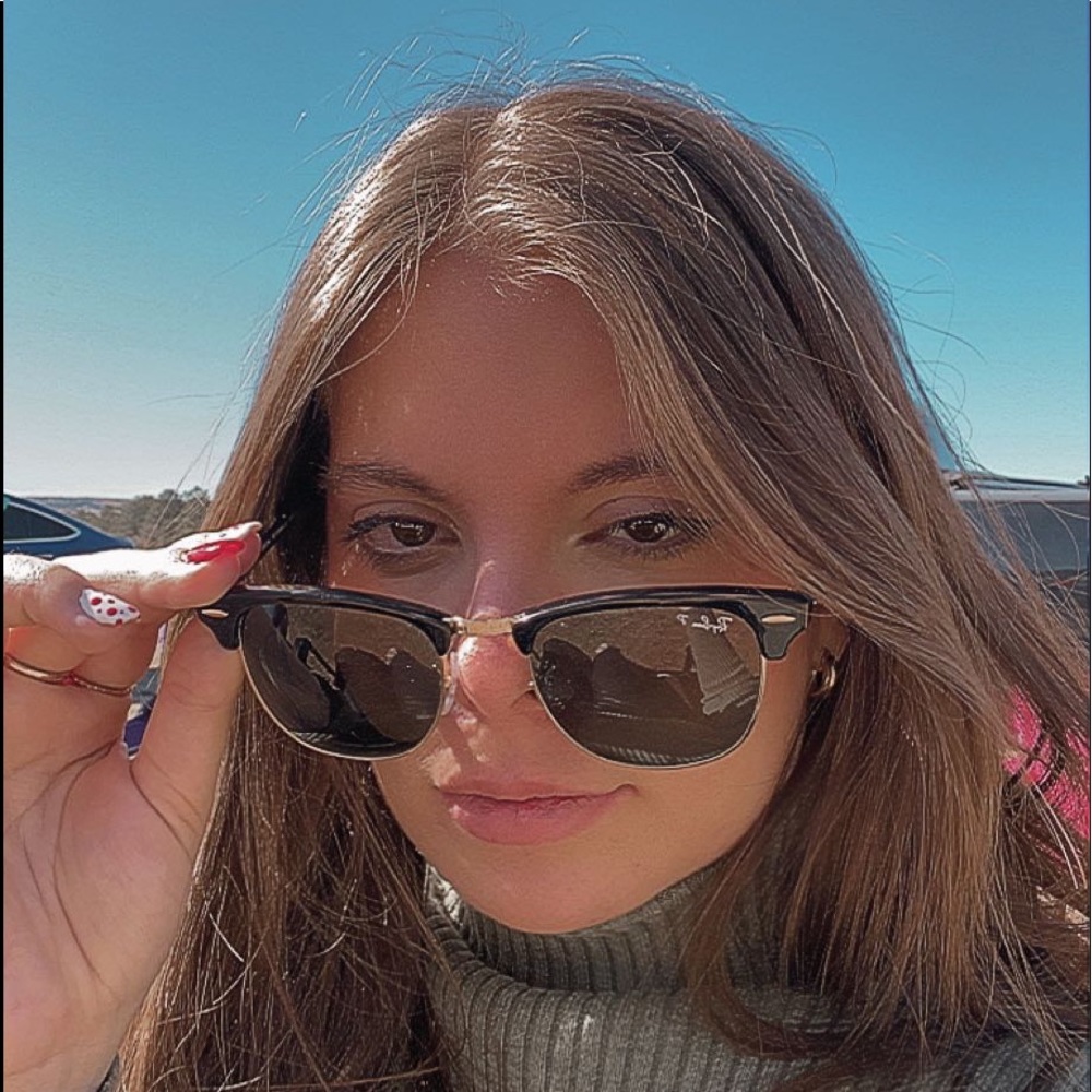Meet your Posher, Madeline